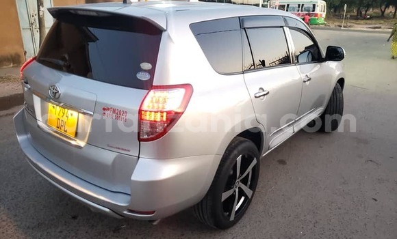 Buy Used Toyota Vanguard Silver Car in Dar es Salaam in Dar es Salaam Buy Used Toyota Vanguard Silver Car in Dar es Salaam in Dar es Salaam