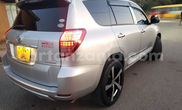 Buy Used Toyota Vanguard Silver Car in Dar es Salaam in Dar es Salaam Buy Used Toyota Vanguard Silver Car in Dar es Salaam in Dar es Salaam