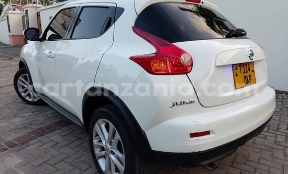 Buy Used Nissan Juke White Car in Dar es Salaam in Dar es Salaam Buy Used Nissan Juke White Car in Dar es Salaam in Dar es Salaam