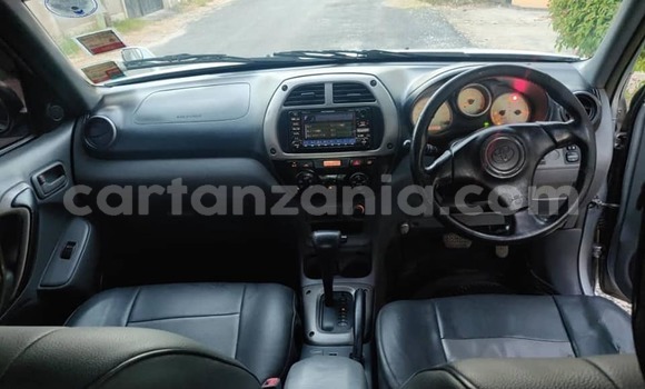 Buy Used Toyota RAV4 Silver Car in Dar es Salaam in Dar es Salaam Buy Used Toyota RAV4 Silver Car in Dar es Salaam in Dar es Salaam