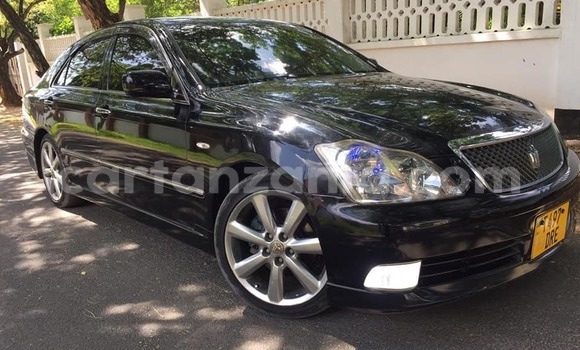 Buy Used Toyota Crown Black Car in Dar es Salaam in Dar es Salaam