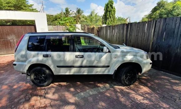 Buy Used Nissan X–Trail White Car in Dar es Salaam in Dar es Salaam