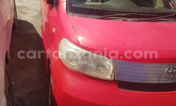 Nunua Ilio tumika Toyota Porte Nyekundu Gari ndani ya Dar es Salaam nchini Dar es Salaam