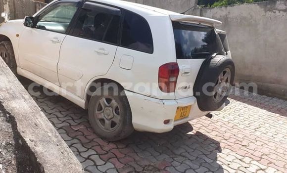Buy Used Toyota RAV4 White Car in Dar es Salaam in Dar es Salaam