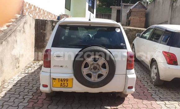 Buy Used Toyota RAV4 White Car in Dar es Salaam in Dar es Salaam Buy Used Toyota RAV4 White Car in Dar es Salaam in Dar es Salaam