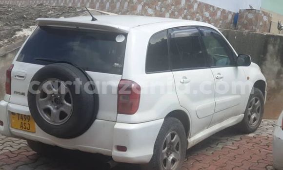 Buy Used Toyota RAV4 White Car in Dar es Salaam in Dar es Salaam Buy Used Toyota RAV4 White Car in Dar es Salaam in Dar es Salaam