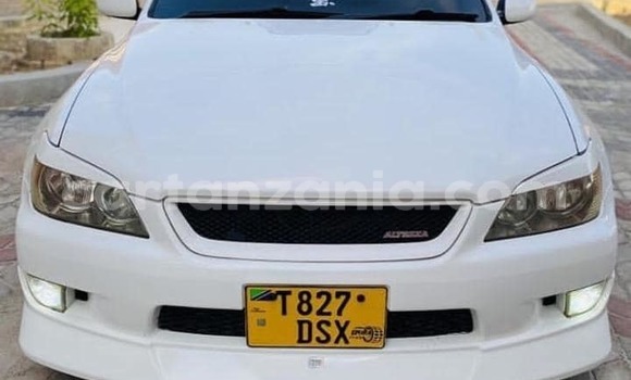 Buy Used Toyota Altezza White Car in Dar es Salaam in Dar es Salaam Buy Used Toyota Altezza White Car in Dar es Salaam in Dar es Salaam