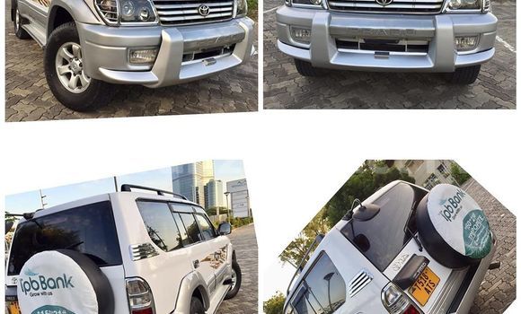 Nunua Ilio tumika Toyota Land Cruiser Prado Nyeupe Gari ndani ya Dar es Salaam nchini Dar es Salaam
