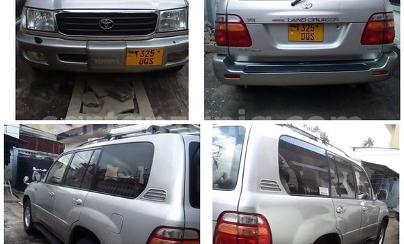 Nunua Ilio tumika Toyota Land Cruiser Fedha Gari ndani ya Dar es Salaam nchini Dar es Salaam