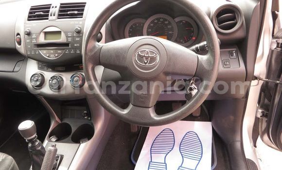 Buy Used Toyota RAV4 Silver Car in Dar es Salaam in Dar es Salaam Buy Used Toyota RAV4 Silver Car in Dar es Salaam in Dar es Salaam