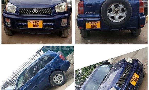 Nunua Ilio tumika Toyota RAV4 Bluu Gari ndani ya Dar es Salaam nchini Dar es Salaam