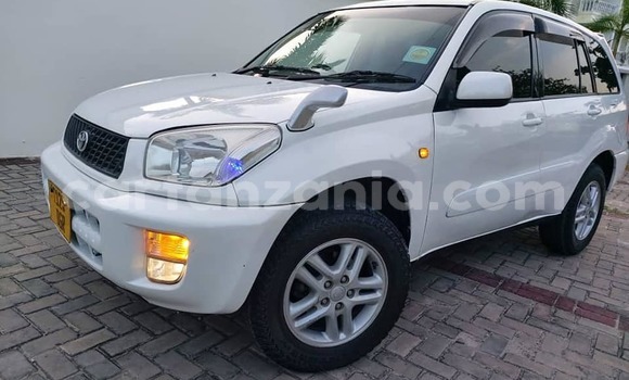 Buy Used Toyota RAV4 White Car in Dar es Salaam in Dar es Salaam Buy Used Toyota RAV4 White Car in Dar es Salaam in Dar es Salaam