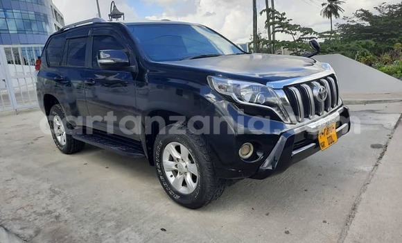 Nunua Ilio tumika Toyota Land Cruiser Prado Nyeusi Gari ndani ya Dar es Salaam nchini Dar es Salaam