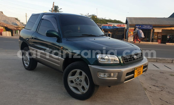 Buy Used Toyota RAV4 Green Car in Dar es Salaam in Dar es Salaam