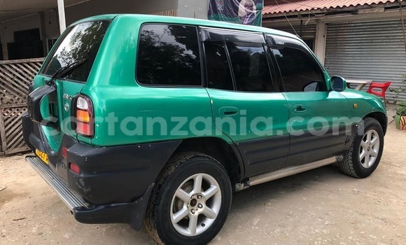 Buy Used Toyota RAV4 Green Car in Dar es Salaam in Dar es Salaam