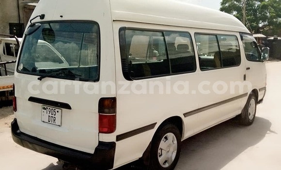 Buy Used Toyota Hiace White Car in Dar es Salaam in Dar es Salaam Buy Used Toyota Hiace White Car in Dar es Salaam in Dar es Salaam