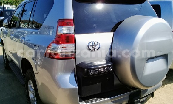 Buy Used Toyota Land Cruiser Prado White Car in Dar es Salaam in Dar es Salaam Buy Used Toyota Land Cruiser Prado White Car in Dar es Salaam in Dar es Salaam