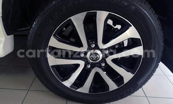 Buy Used Toyota Land Cruiser White Car in Arusha in Arusha Buy Used Toyota Land Cruiser White Car in Arusha in Arusha