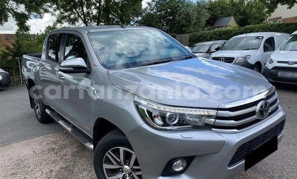 Nunua Ilio tumika Toyota Hilux Beige Gari ndani ya Dar es Salaam nchini Dar es Salaam Nunua Ilio tumika Toyota Hilux Beige Gari ndani ya Dar es Salaam nchini Dar es Salaam
