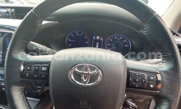 Nunua Ilio tumika Toyota Hilux Beige Gari ndani ya Dar es Salaam nchini Dar es Salaam Nunua Ilio tumika Toyota Hilux Beige Gari ndani ya Dar es Salaam nchini Dar es Salaam