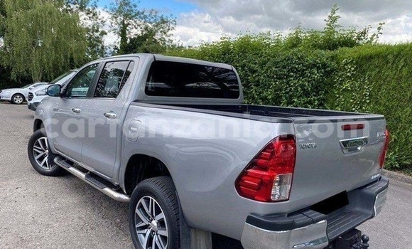 Nunua Ilio tumika Toyota Hilux Beige Gari ndani ya Dar es Salaam nchini Dar es Salaam Nunua Ilio tumika Toyota Hilux Beige Gari ndani ya Dar es Salaam nchini Dar es Salaam
