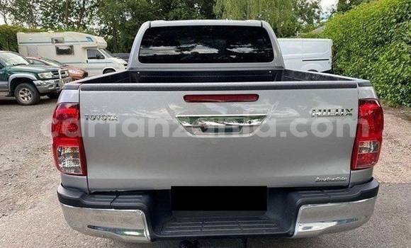 Nunua Ilio tumika Toyota Hilux Beige Gari ndani ya Dar es Salaam nchini Dar es Salaam Nunua Ilio tumika Toyota Hilux Beige Gari ndani ya Dar es Salaam nchini Dar es Salaam