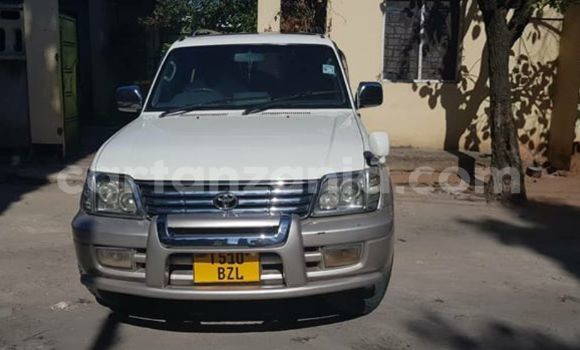 Buy Used Toyota Land Cruiser White Car in Dar es Salaam in Dar es Salaam Buy Used Toyota Land Cruiser White Car in Dar es Salaam in Dar es Salaam