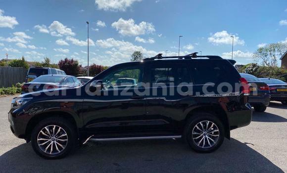 Nunua Ilio tumika Toyota Land Cruiser Prado Nyeusi Gari ndani ya Dar es Salaam nchini Dar es Salaam Nunua Ilio tumika Toyota Land Cruiser Prado Nyeusi Gari ndani ya Dar es Salaam nchini Dar es Salaam