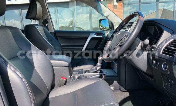 Nunua Ilio tumika Toyota Land Cruiser Prado Nyeusi Gari ndani ya Dar es Salaam nchini Dar es Salaam Nunua Ilio tumika Toyota Land Cruiser Prado Nyeusi Gari ndani ya Dar es Salaam nchini Dar es Salaam