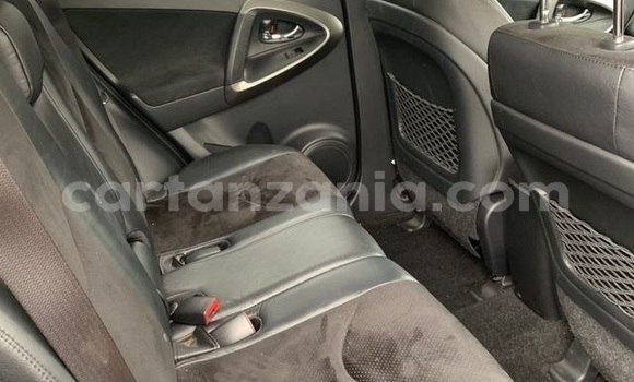 Nunua Ilio tumika Toyota RAV4 Nyeusi Gari ndani ya Dar es Salaam nchini Dar es Salaam Nunua Ilio tumika Toyota RAV4 Nyeusi Gari ndani ya Dar es Salaam nchini Dar es Salaam