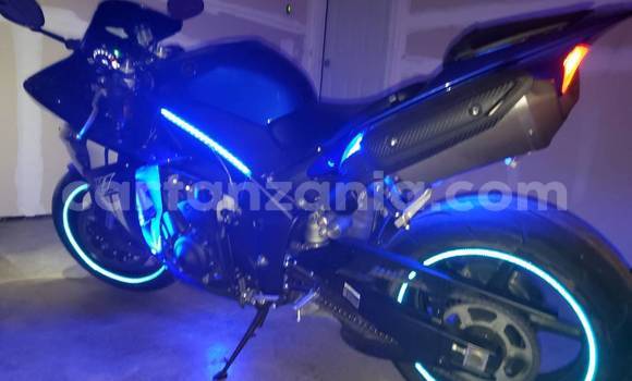 Nunua Ilio tumika Yamaha R1 Beige Bike ndani ya Dar es Salaam nchini Dar es Salaam Nunua Ilio tumika Yamaha R1 Beige Bike ndani ya Dar es Salaam nchini Dar es Salaam