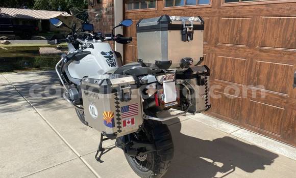 Nunua Ilio tumika BMW R1200GS Adventure Beige Bike ndani ya Dar es Salaam nchini Dar es Salaam Nunua Ilio tumika BMW R1200GS Adventure Beige Bike ndani ya Dar es Salaam nchini Dar es Salaam