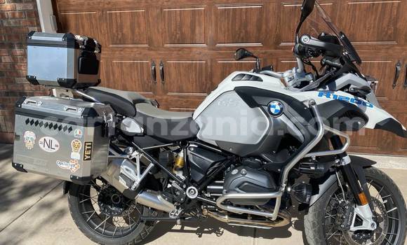Nunua Ilio tumika BMW R1200GS Adventure Beige Bike ndani ya Dar es Salaam nchini Dar es Salaam Nunua Ilio tumika BMW R1200GS Adventure Beige Bike ndani ya Dar es Salaam nchini Dar es Salaam