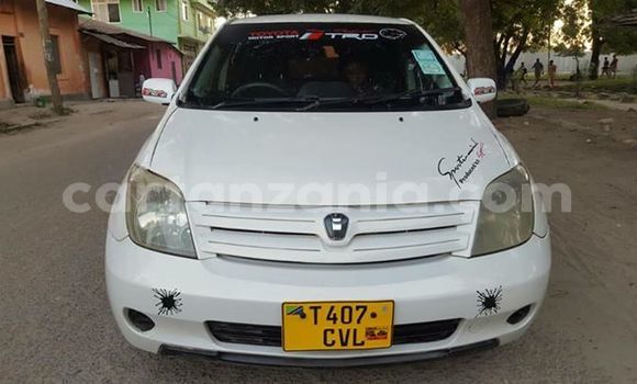 Buy Used Toyota IST White Car in Dar es Salaam in Dar es Salaam Buy Used Toyota IST White Car in Dar es Salaam in Dar es Salaam