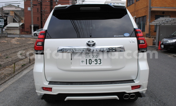 Nunua Ilio tumika Toyota Land Cruiser Prado Nyeupe Gari ndani ya Dar es Salaam nchini Dar es Salaam Nunua Ilio tumika Toyota Land Cruiser Prado Nyeupe Gari ndani ya Dar es Salaam nchini Dar es Salaam