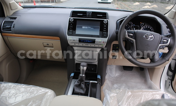 Nunua Ilio tumika Toyota Land Cruiser Prado Nyeupe Gari ndani ya Dar es Salaam nchini Dar es Salaam Nunua Ilio tumika Toyota Land Cruiser Prado Nyeupe Gari ndani ya Dar es Salaam nchini Dar es Salaam