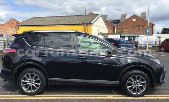 Nunua Ilio tumika Toyota RAV4 Nyeusi Gari ndani ya Dodoma nchini Dodoma