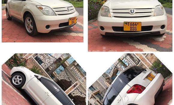 Buy Used Toyota IST White Car in Dar es Salaam in Dar es Salaam
