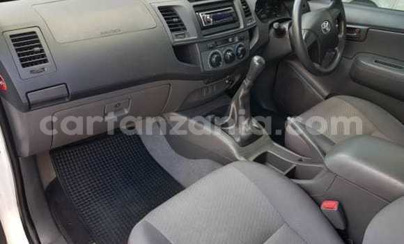Nunua Ilio tumika Toyota Hilux Nyeupe Gari ndani ya Dar es Salaam nchini Dar es Salaam Nunua Ilio tumika Toyota Hilux Nyeupe Gari ndani ya Dar es Salaam nchini Dar es Salaam