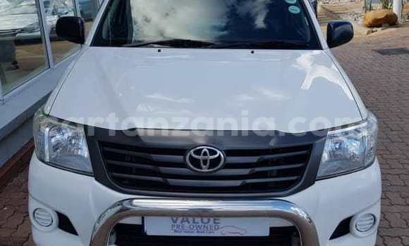 Nunua Ilio tumika Toyota Hilux Nyeupe Gari ndani ya Dar es Salaam nchini Dar es Salaam Nunua Ilio tumika Toyota Hilux Nyeupe Gari ndani ya Dar es Salaam nchini Dar es Salaam