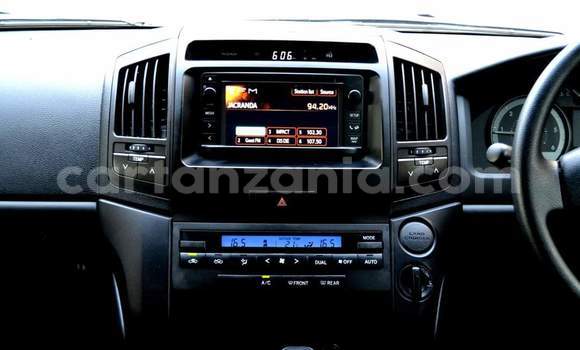 Nunua Ilio tumika Toyota Land Cruiser Nyeupe Gari ndani ya Dar es Salaam nchini Dar es Salaam Nunua Ilio tumika Toyota Land Cruiser Nyeupe Gari ndani ya Dar es Salaam nchini Dar es Salaam