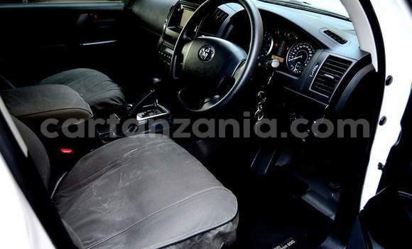 Nunua Ilio tumika Toyota Land Cruiser Nyeupe Gari ndani ya Dar es Salaam nchini Dar es Salaam Nunua Ilio tumika Toyota Land Cruiser Nyeupe Gari ndani ya Dar es Salaam nchini Dar es Salaam