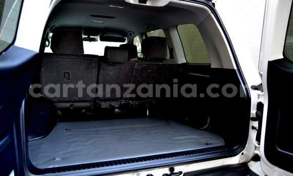 Nunua Ilio tumika Toyota Land Cruiser Nyeupe Gari ndani ya Dar es Salaam nchini Dar es Salaam Nunua Ilio tumika Toyota Land Cruiser Nyeupe Gari ndani ya Dar es Salaam nchini Dar es Salaam