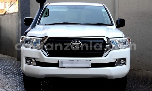 Nunua Ilio tumika Toyota Land Cruiser Nyeupe Gari ndani ya Dar es Salaam nchini Dar es Salaam Nunua Ilio tumika Toyota Land Cruiser Nyeupe Gari ndani ya Dar es Salaam nchini Dar es Salaam