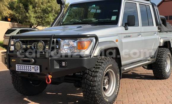 Nunua Ilio tumika Toyota Land Cruiser Fedha Gari ndani ya Dar es Salaam nchini Dar es Salaam Nunua Ilio tumika Toyota Land Cruiser Fedha Gari ndani ya Dar es Salaam nchini Dar es Salaam