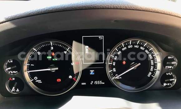 Nunua Ilio tumika Toyota Land Cruiser Nyeupe Gari ndani ya Dar es Salaam nchini Dar es Salaam Nunua Ilio tumika Toyota Land Cruiser Nyeupe Gari ndani ya Dar es Salaam nchini Dar es Salaam