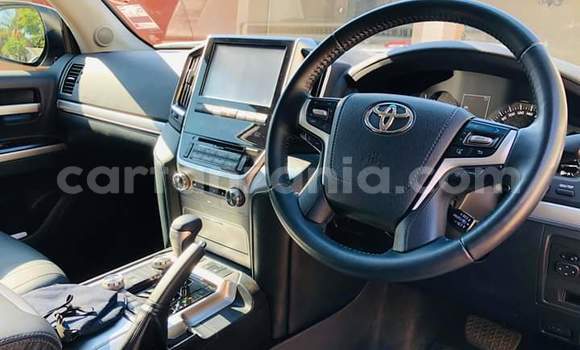 Nunua Ilio tumika Toyota Land Cruiser Nyeupe Gari ndani ya Dar es Salaam nchini Dar es Salaam Nunua Ilio tumika Toyota Land Cruiser Nyeupe Gari ndani ya Dar es Salaam nchini Dar es Salaam