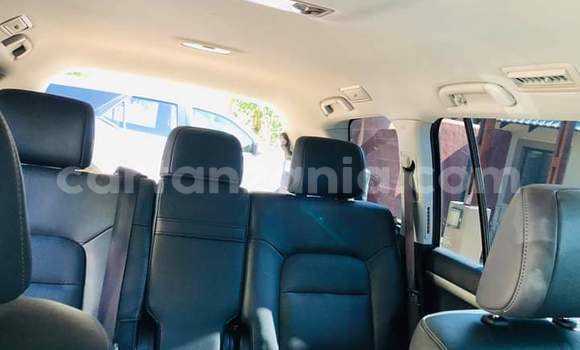 Nunua Ilio tumika Toyota Land Cruiser Nyeupe Gari ndani ya Dar es Salaam nchini Dar es Salaam Nunua Ilio tumika Toyota Land Cruiser Nyeupe Gari ndani ya Dar es Salaam nchini Dar es Salaam