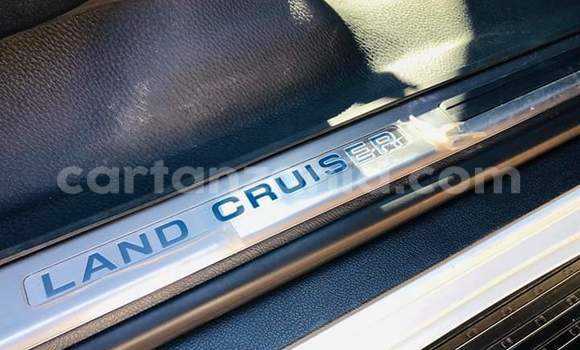 Nunua Ilio tumika Toyota Land Cruiser Nyeupe Gari ndani ya Dar es Salaam nchini Dar es Salaam Nunua Ilio tumika Toyota Land Cruiser Nyeupe Gari ndani ya Dar es Salaam nchini Dar es Salaam