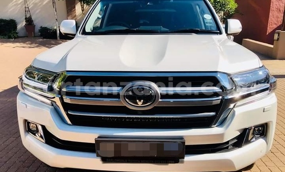 Nunua Ilio tumika Toyota Land Cruiser Nyeupe Gari ndani ya Dar es Salaam nchini Dar es Salaam Nunua Ilio tumika Toyota Land Cruiser Nyeupe Gari ndani ya Dar es Salaam nchini Dar es Salaam